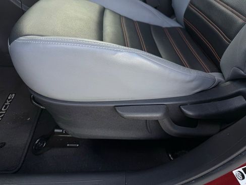 Used 2021 Nissan Kicks SR w/ SR Premium Package image 11