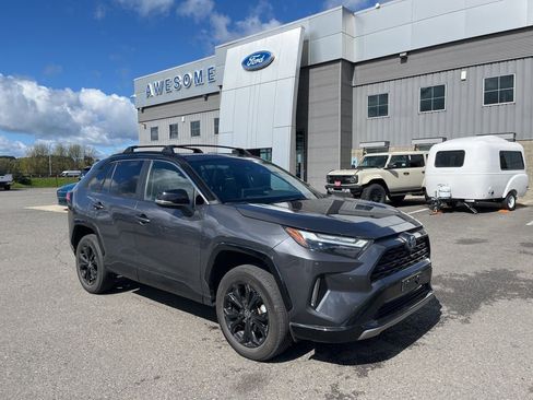 Used 2023 Toyota RAV4 XSE image 4