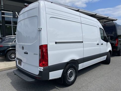 Used 2024 Mercedes-Benz Sprinter 2500 image 4