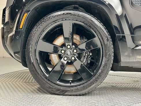 Certified 2024 Land Rover Defender 110 V8 image 17