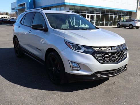 Used 2020 Chevrolet Equinox Premier w/ Premier Redline Edition image 2