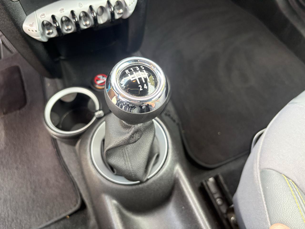 Used 2009 MINI Cooper Convertible FWD image 41
