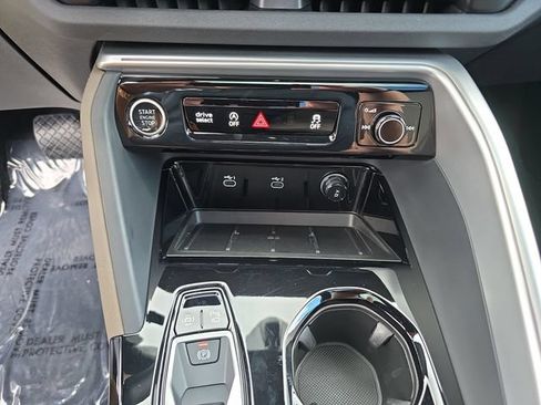 Used 2025 Audi Q5 Premium w/ Convenience Package AWD/4WD image 27