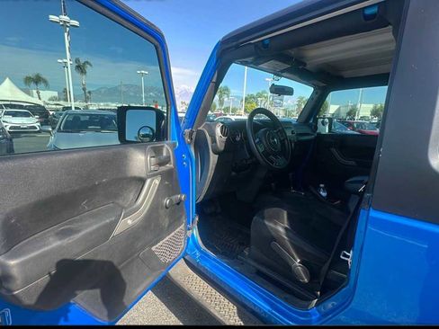 Used 2016 Jeep Wrangler Sport image 4