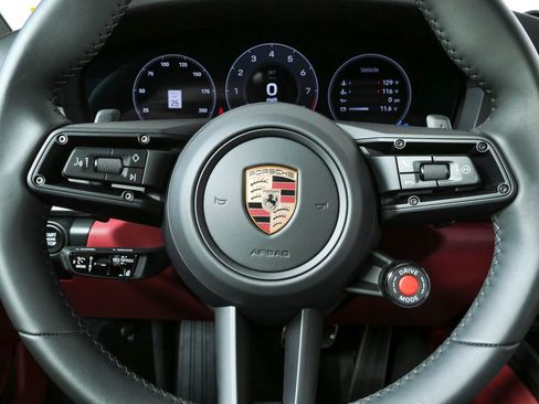 Used 2025 Porsche 911 Carrera S RWD image 9