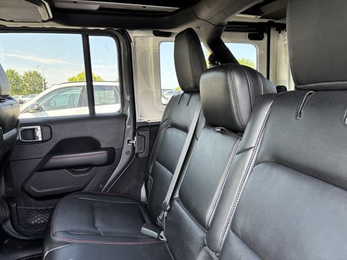 Used 2021 Jeep Wrangler Unlimited Rubicon AWD/4WD image 32