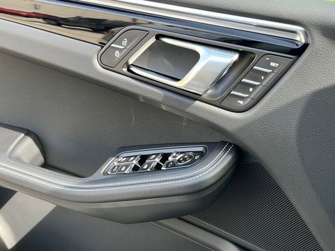 New 2026 Porsche Macan image 30