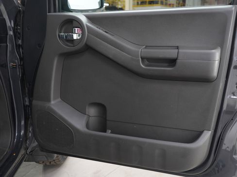 Used 2012 Nissan Xterra PRO-4X w/ Pro-4x Leather Pkg image 9