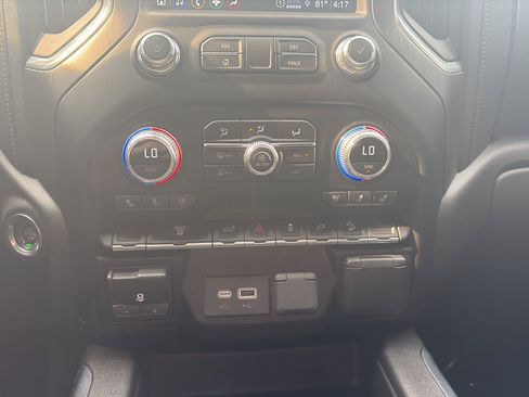 Used 2022 GMC Sierra 2500 AT4 AWD/4WD image 32