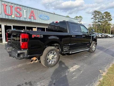 Used 2023 Ford F250 Lariat w/ Chrome Package image 25