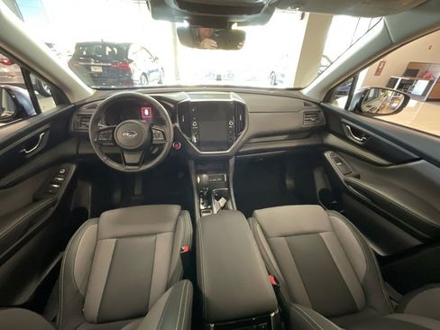 Used 2025 Subaru Ascent Onyx Edition image 9