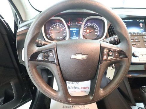 Used 2017 Chevrolet Equinox LS FWD image 17