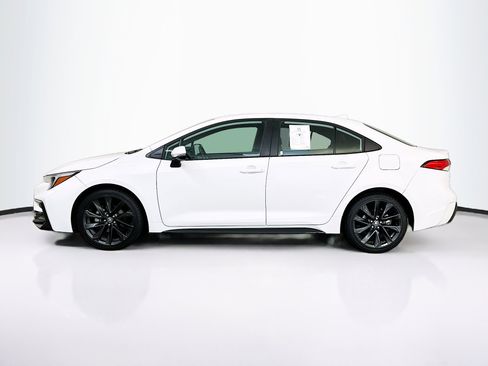 Used 2024 Toyota Corolla SE image 4