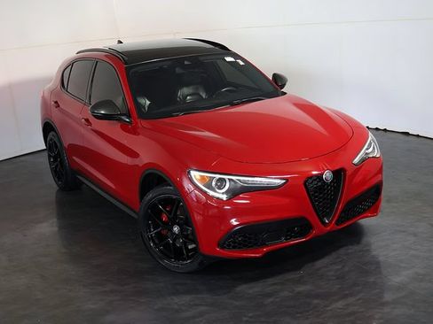 Used 2019 Alfa Romeo Stelvio Ti Sport w/ Quick Order Package 22S Sport AWD/4WD image 7