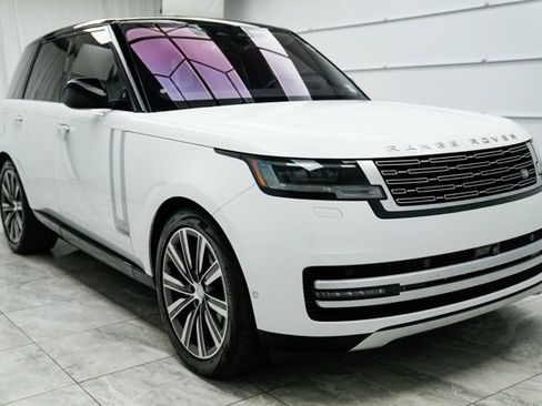Used 2023 Land Rover Range Rover Autobiography image 4