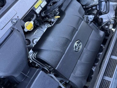 Used 2015 Toyota Sienna XLE Premium FWD image 24