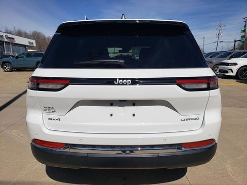 New 2025 Jeep Grand Cherokee Laredo w/ Luxury Tech Group I image 4