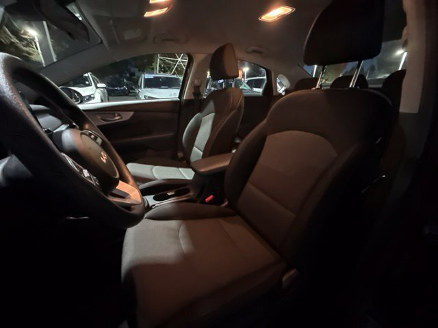 Used 2023 Kia Forte LXS w/ LXS Technology Package FWD image 5