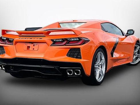 Used 2022 Chevrolet Corvette Stingray Convertible w/ Z51 Performance Package image 2