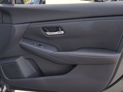 Used 2025 Nissan Sentra SV FWD image 32