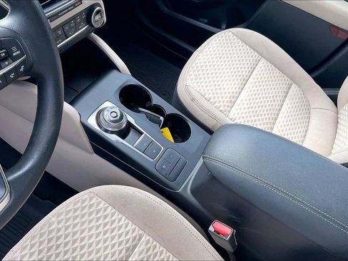 Used 2020 Ford Escape SE FWD image 18
