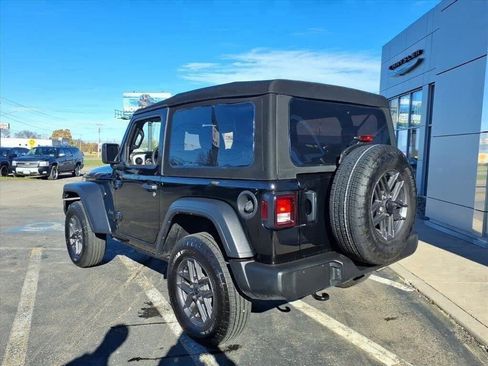 Used 2024 Jeep Wrangler Sport S image 3