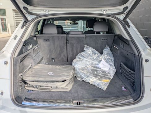 Used 2021 Audi Q5 e Premium image 25