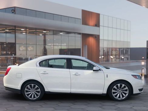 Used 2013 Lincoln MKS Sedan 4D image 4