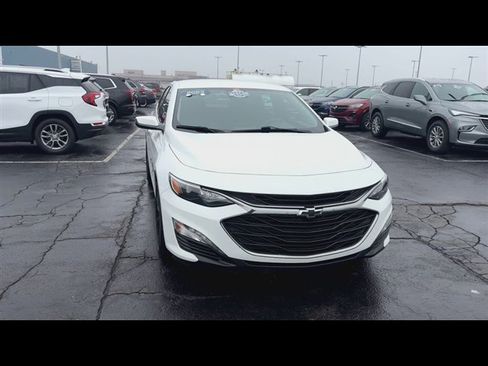 Used 2023 Chevrolet Malibu LT w/ Sport Edition image 3