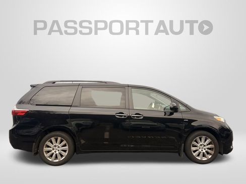 Used 2016 Toyota Sienna XLE image 5
