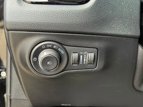 Used 2021 Jeep Compass Latitude image 18