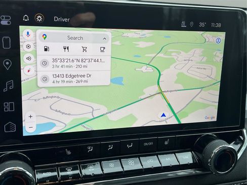 Used 2024 Chevrolet Colorado LT w/ LT Convenience Package III image 30