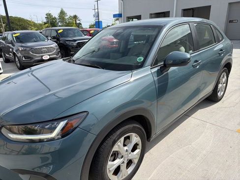Used 2023 Honda HR-V LX image 1