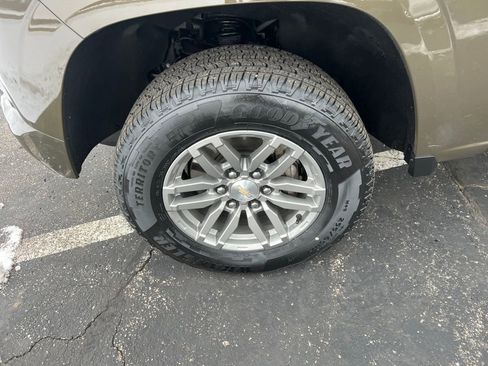 Used 2023 Chevrolet Colorado LT w/ LT Convenience Package II image 27