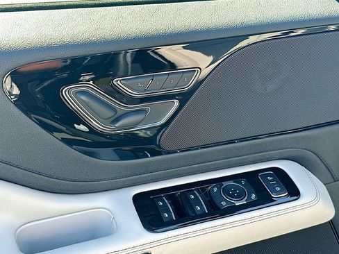 New 2026 Lincoln Aviator 2WD image 21