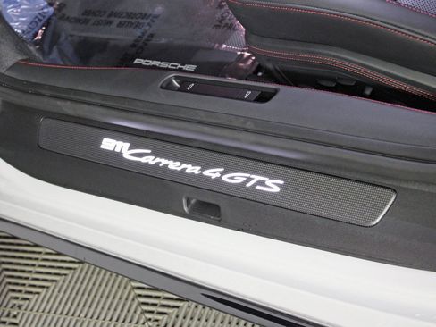 Used 2025 Porsche 911 Carrera 4 GTS image 22