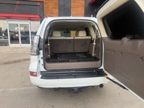 Used 2015 Lexus GX 460 w/ Premium Package AWD/4WD image 21