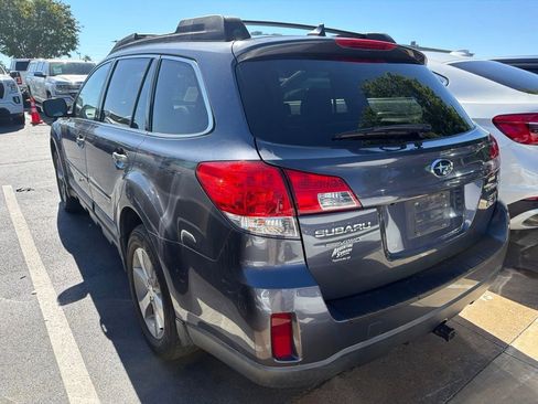 Used 2014 Subaru Outback 3.6R Limited AWD/4WD image 8