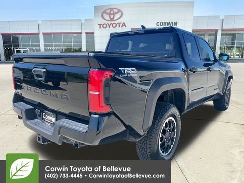 Used 2024 Toyota Tacoma TRD Off-Road AWD/4WD image 5