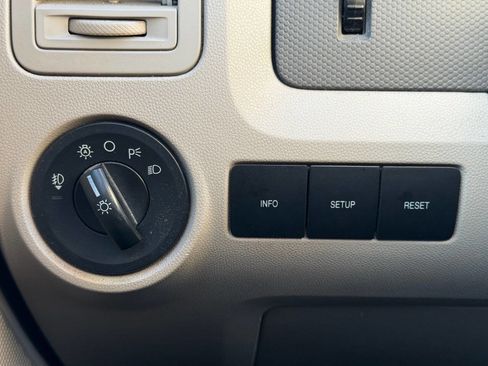 Used 2011 Ford Escape XLT image 17