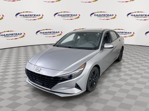 Used 2021 Hyundai Elantra SEL w/ Convenience Package FWD image 1