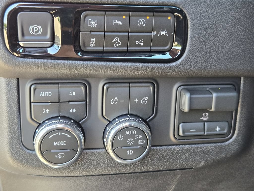 New 2026 GMC Yukon Denali w/ Denali Reserve Package AWD/4WD image 23