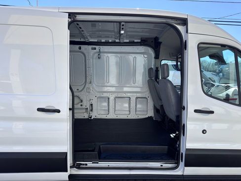 Used 2019 Ford Transit 250 Medium Roof image 28