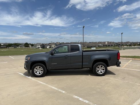Used 2015 Chevrolet Colorado LT w/ LT Convenience Package RWD image 2