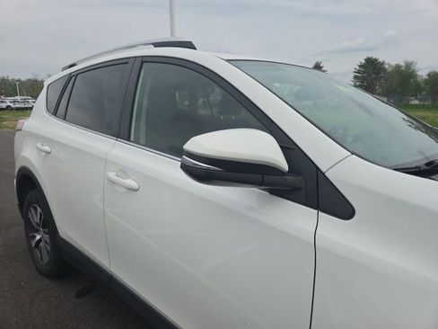 Used 2016 Toyota RAV4 XLE image 5