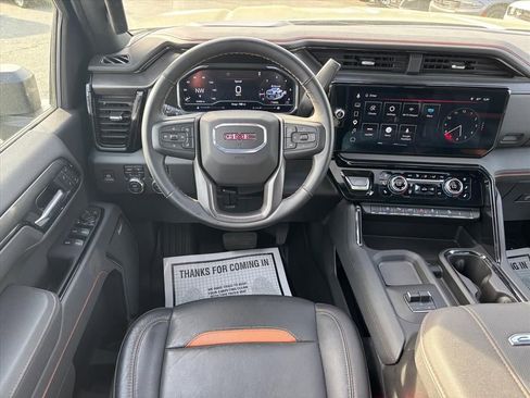 Used 2025 GMC Sierra 2500 AT4 w/ AT4 Premium Plus Package AWD/4WD image 3