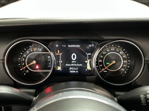 Used 2021 Jeep Wrangler Unlimited Sahara AWD/4WD image 24