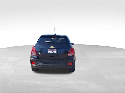 Certified 2022 Chevrolet Trax LS w/ Tint and Cruise Package image 13