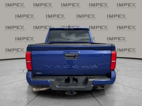 Used 2025 Toyota Tacoma TRD Off-Road image 4