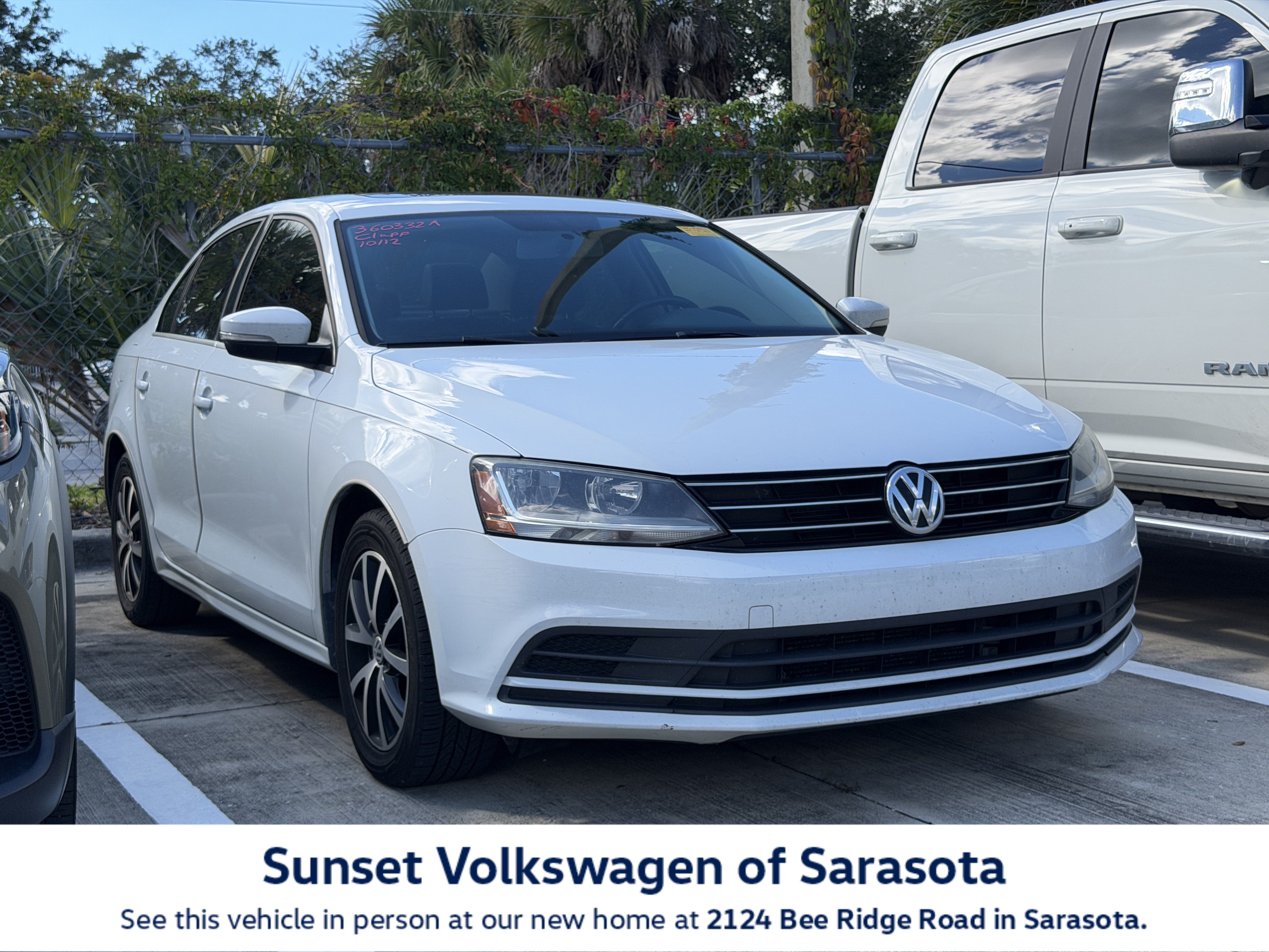 Used 2017 Volkswagen Jetta SE FWD image 1